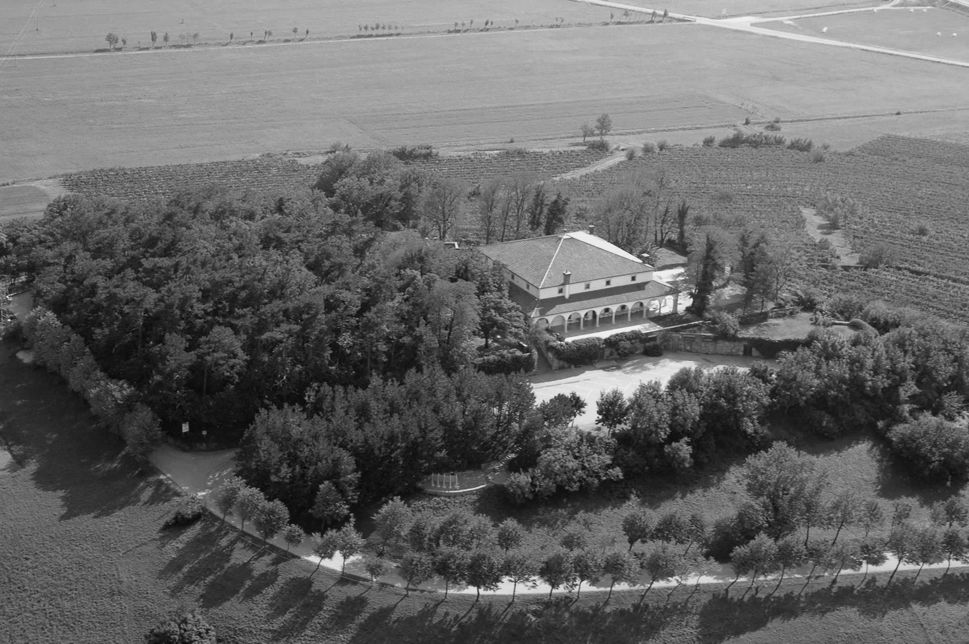 Dvorec Zemono - About us